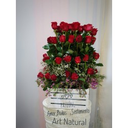 CENTRO DE 50 ROSAS ROJAS