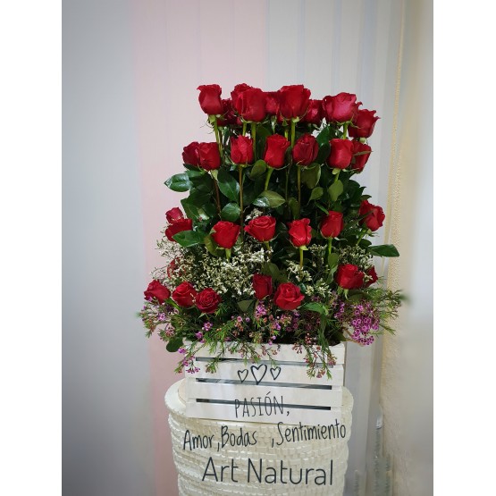 CENTRO DE 50 ROSAS ROJAS