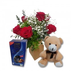 Ramo de 6 rosas con bombones y peluche